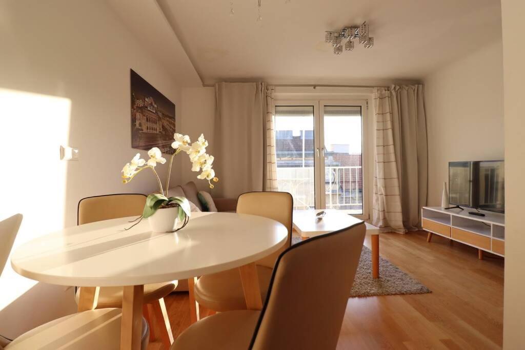 Brilliant View: Balcony Home, Modern, Stylish And Newly Renovated Vienna Exterior photo